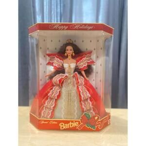 Vintage 1997 Barbie Happy Holidays Special Edition No. 17832